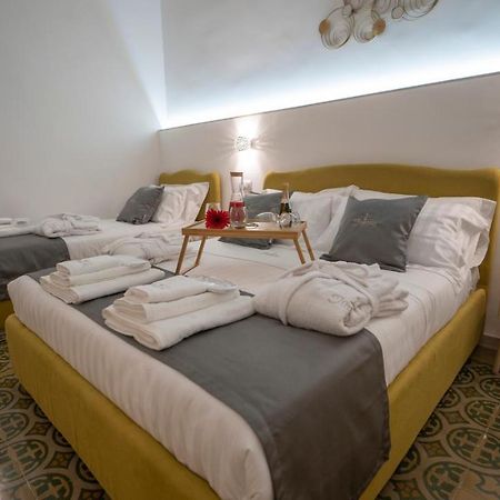 Dimora Fantasia Charme B&B Бари Экстерьер фото